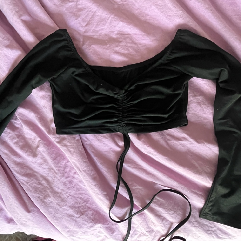 Longsleeve black crop top